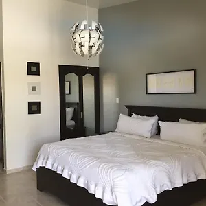 Hotel Caobas